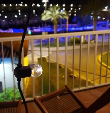Gran Terraza En El Centro Frente Al Mar アパート ブラナス